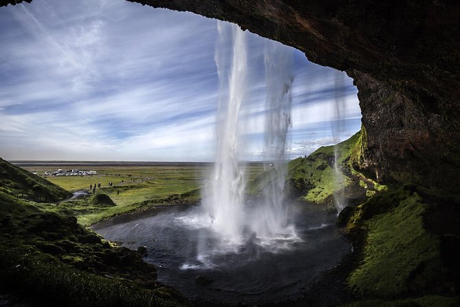 2-Day South Coast Waterfalls, Jokulsarlon Glacier Lagoon and Hike from Reykjavik - Price and logistics: what you’re really paying for
