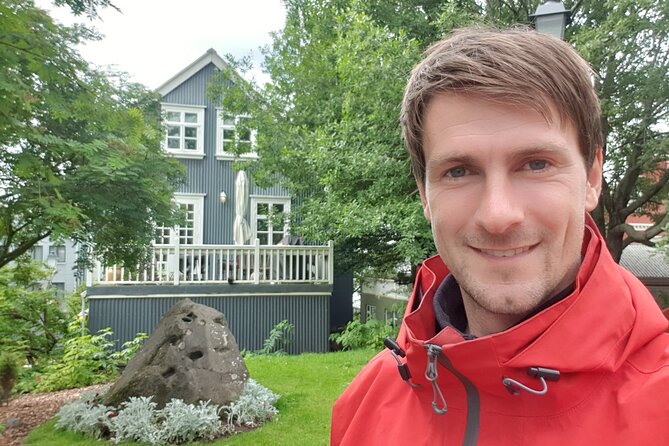 2-Hour Reykjavik Private Walking Tour - The Lake Tjörnin statue stop and a classic Reykjavík story