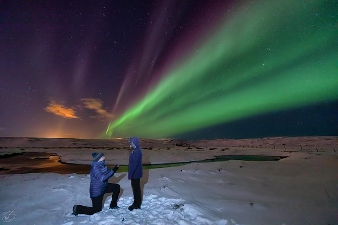 Aurora/Northern light hunt and photos (photography help provided) - Reykjavik Pickup and Late-Night Timing (7:00 PM to 11:30 PM)