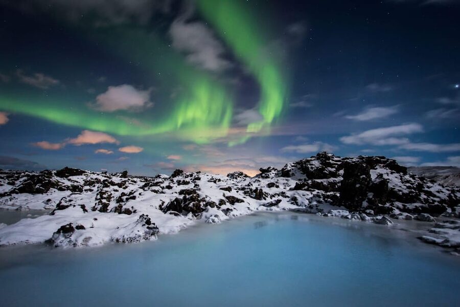 Blue Lagoon: Admission Package with Drink, Towel, and Mask - The included silica mud mask and how to use the in-water mask bar