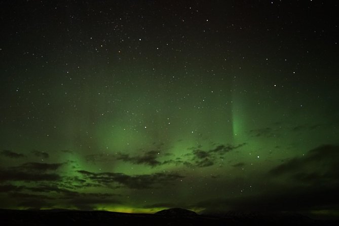 Chasing Aurora Borealis with Warmth and Treats in Premium Tour! - Your Main Viewing Moment: Scanning, Cloud Gaps, and Photo Help