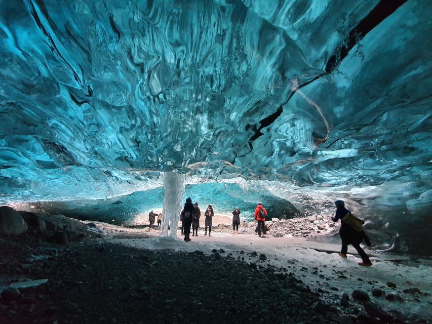 From Reykjavik: 3-Day South Coast Winter Tour with Ice Cave - Tour Pace, Group Size, and Bus Comfort in Cold Weather