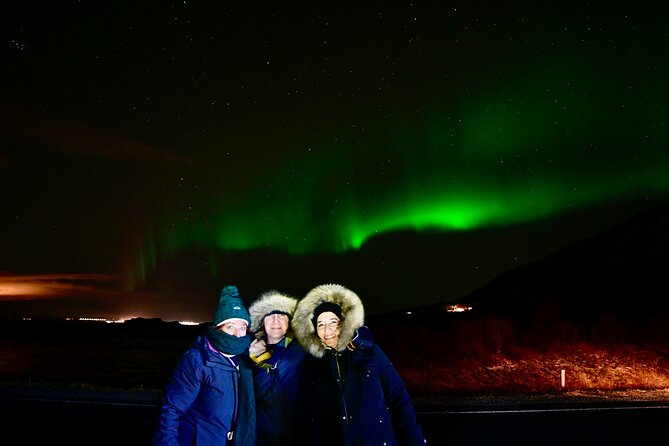From Reykjavik 4x4 Minibus Northern Lights with Photo and Cocoa - Hand Warmers, Hot Chocolate, and Icelandic Pastries