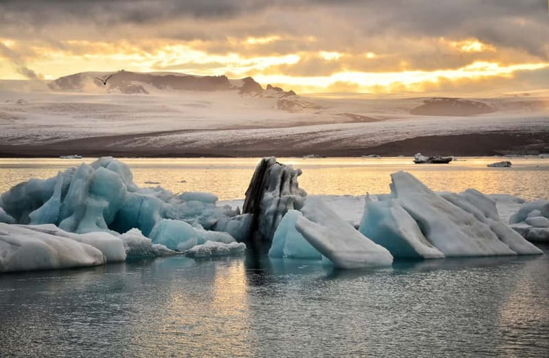 From Reykjavik: Glacier Lagoon and Fjaðrárgjúfur Canyon Tour - The Vík area stop: church views and Reynisdrangar’s troll story
