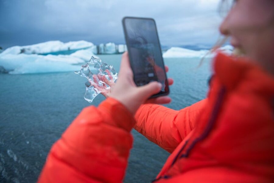 From Reykjavik: Jökulsárlón Glacier Lagoon and Diamond Beach - Diamond Beach: The Black Sand That Turns Into Ice Jewelry