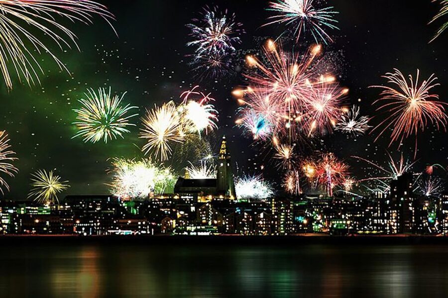 From Reykjavik: New Years Fireworks by Boat - Who should book this Reykjavik fireworks cruise