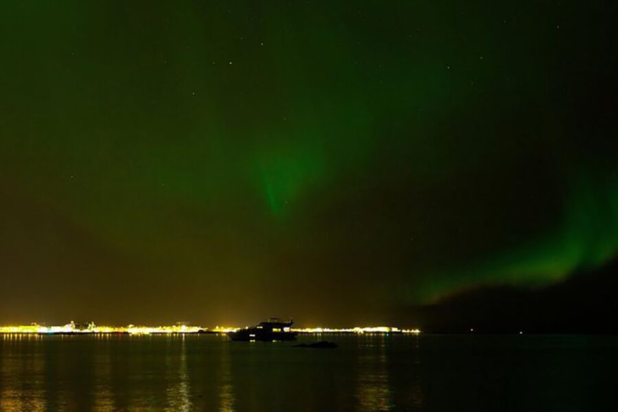 From Reykjavik: New Years Fireworks by Boat - What you will see from Faxaflói Bay during the fireworks show
