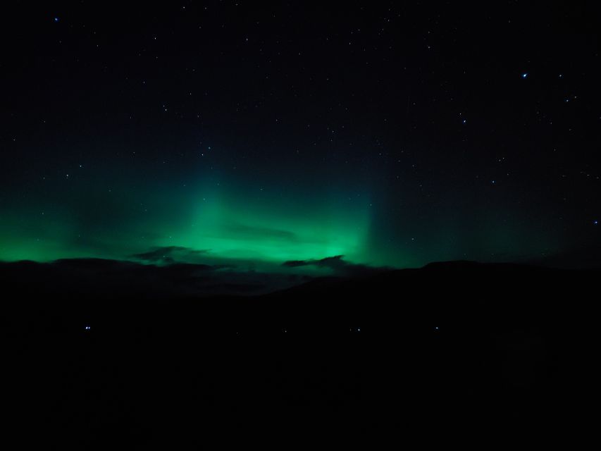 From Reykjavik: Northern Lights Chase with Expert Guide - Dark-Sky Stops and Photo Time, What to Do Once You’re Outside