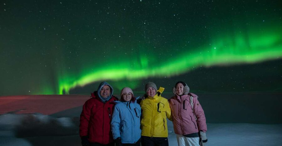 From Reykjavik: Northern Lights Guided Tour with Photos - Getting out of Reykjavik, and why that matters more than you think