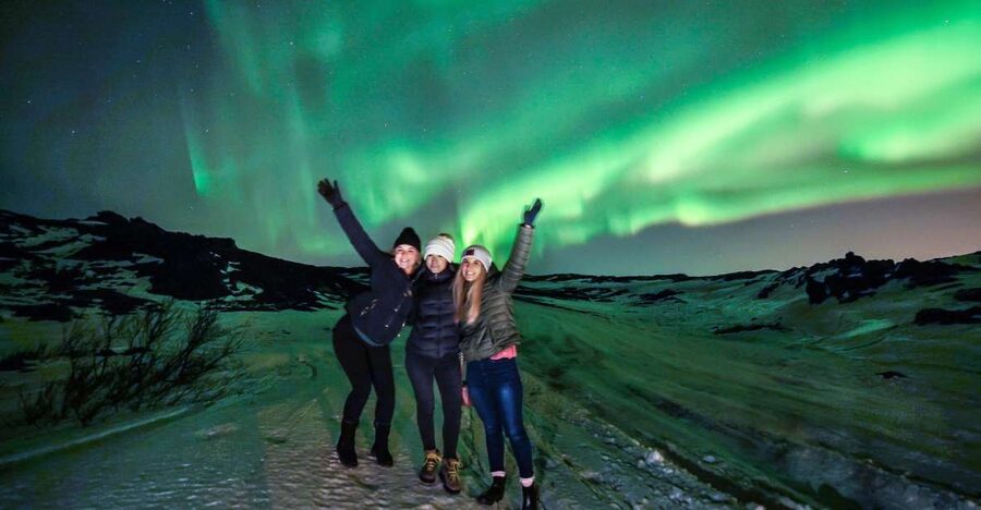 From Reykjavík: Northern Lights Super Jeep Tour - The real flow of the 4-hour aurora hunt