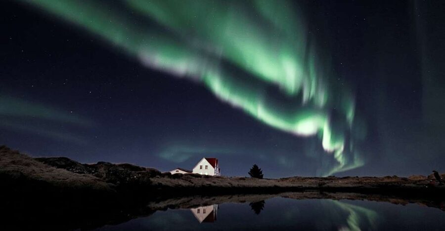 From Reykjavik: Northern Lights Tour with Hot Cocoa & Photos - Key things I’d bet your night on