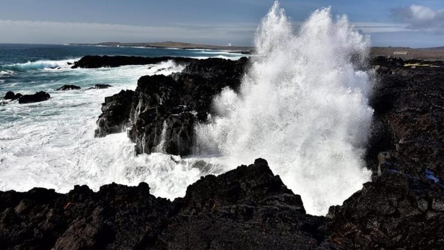 From Reykjavik: Reykjanes Geopark Tour & Airport Transfer - Krysuvik-Seltun hot springs walk: where colors do the talking