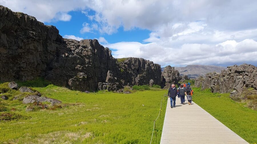 German-Speaking Golden Circle Small Group Tour from Reykjavík - Shore Excursion - Kerið crater: included entry and the quick “wow” factor