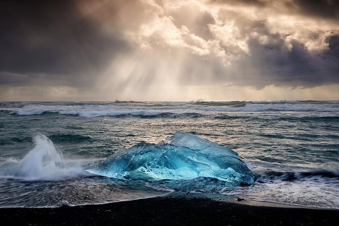 Glacier lagoon tour - Why the pro photographer focus matters at Glacier Lagoon