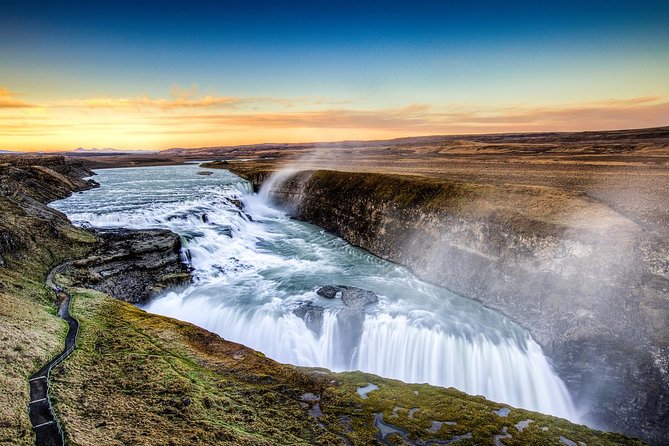 Golden Circle and Kerid Crater Afternoon Tour from Reykjavik - Stop One: The Golden Circle Build-Up and What You Actually Learn