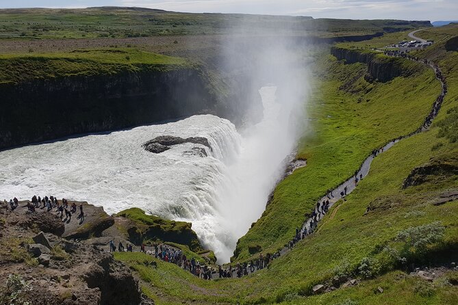 Golden Circle and Kerid Volcanic Crater Small-Group Day Tour - Gullfoss waterfall, watching the power up close