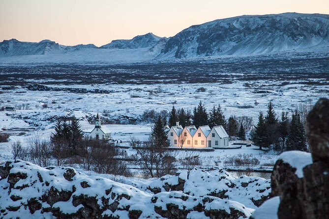 Golden Circle Day Trip with Fridheimar Greenhouse visit from Reykjavik - Group size and guide energy: what to expect on a big coach day