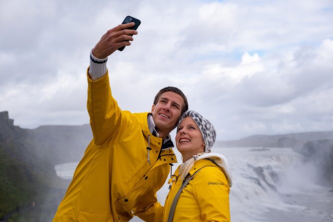 Golden Circle Day Trip with Fridheimar Greenhouse visit from Reykjavik - Strokkur geyser: why timing matters when it erupts every few minutes