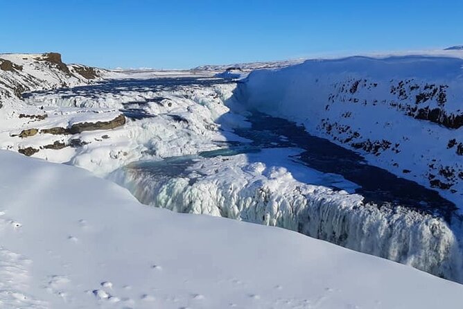 Golden Circle, Kerid Crater & Geothermal Lagoon -Small Group Tour - Kerid crater: the red and green lake that breaks the Golden Circle pattern