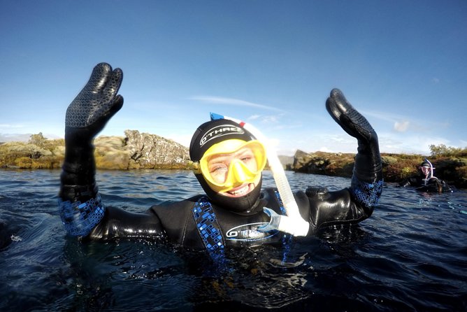 Golden Circle & Snorkeling in Silfra From Reykjavík with Free Photos - Pacing and guide quality: why it can feel different from person to person