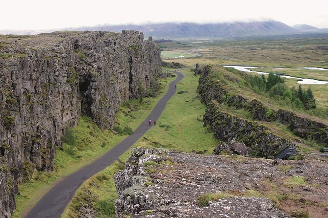 Golden Circle Super-Jeep Tour and Snowmobiling from Reykjavik - Guide Quality and Day-Of Realities (Weather, Crowds, Comfort)