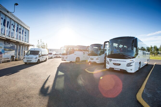 Iceland Airport Transfer from Reykjavík Hotels to KEF Airport - Finding Your Pickup Point and Getting on the Right Bus
