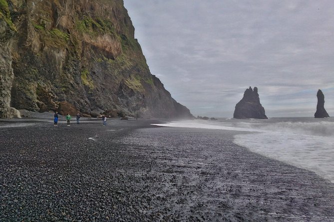 Iceland's south coast G spots - Stop 5: Seljalandsfoss, walk behind the waterfall, and sunset timing