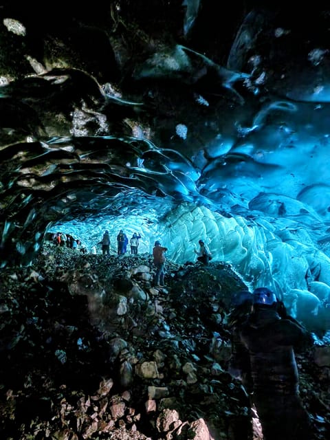 Jökulsárlón: Blue Ice Cave Tour and Glacier Walk - Inside the blue ice caves: time to photograph and explore
