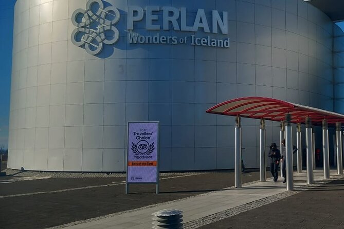 Keflavik International Airport Private Transfer To/From Reykjavik - Meet and greet at Keflavík Airport and your Reykjavík hotel