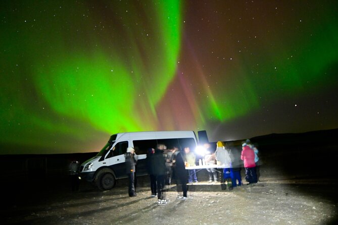 Northern Lights 4x4 Tour with Pastries and Cocoa from Reykjavik - Your 4-Hour Night: From Pickup to Dark-Sky Viewing