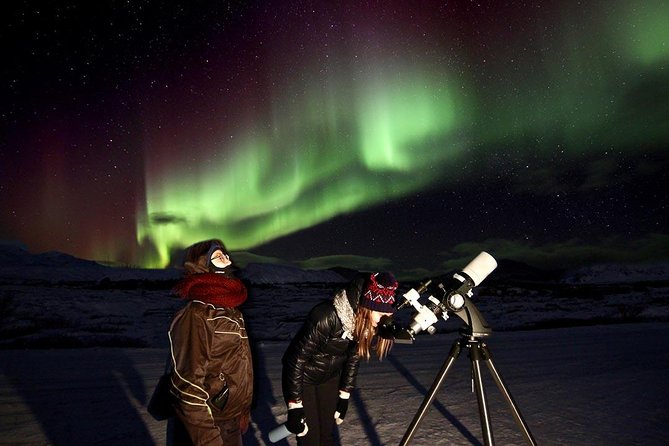 Northern Lights and Stargazing Small-Group Tour with Local Guide - Cold-weather reality: duration, staying warm, and vehicle comfort