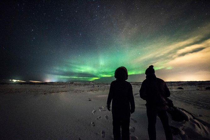 Northern Lights Bus Tour from Reykjavik with Hot Chocolate - Photo-Friendly Reality: What to Expect in the Dark