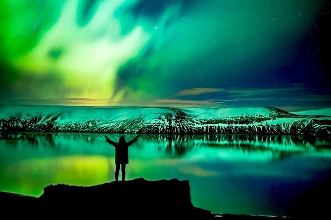 Northern Lights Night Tour from Reykjavik - What happens at the viewing stops once the skies are dark