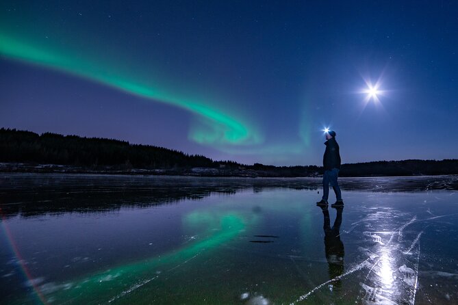 Northern Lights Small-Group Tour with Hot Chocolate & Photos - Hot chocolate and wool blankets: the comfort layer you’ll feel