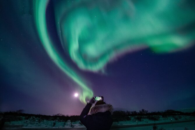 Northern Lights Small-Group Tour with Hot Chocolate & Photos - If you miss the northern lights: the free rebooking reality