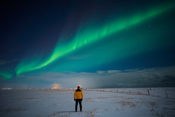 Northern Lights Tour with Photos, Snacks, Warm Snowsuits, Chairs - Snacks, hot cocoa, and the food rhythm that keeps you outside