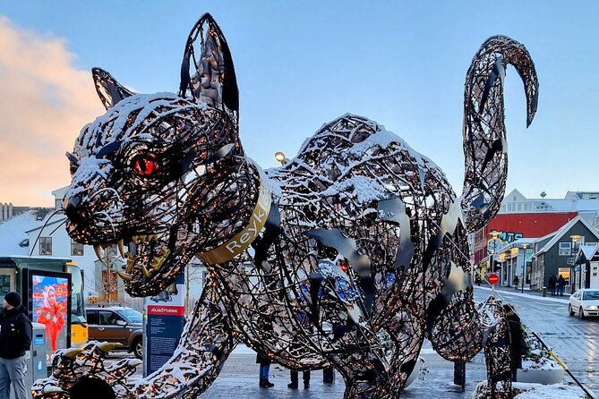 Private Reykjavik Cat Walking Tour - Kattakaffihúsið: hot cocoa, Icelandic pastry, and the real cat time