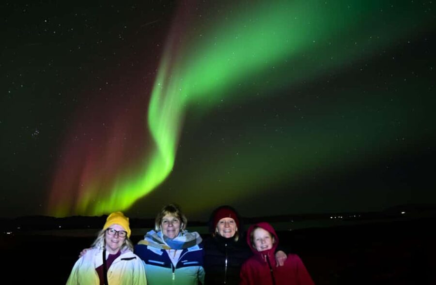 Reykjavík: 4x4 Minibus Northern Lights with Photo and Cocoa - Final call: should you book this Northern Lights minibus tour?