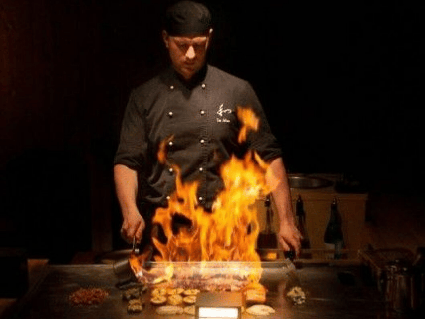 Reykjavík: 7-Course Teppanyaki Tasting Menu with Fire Show - Flame Restaurant and Bar in Reykjavík, your pre-show reset