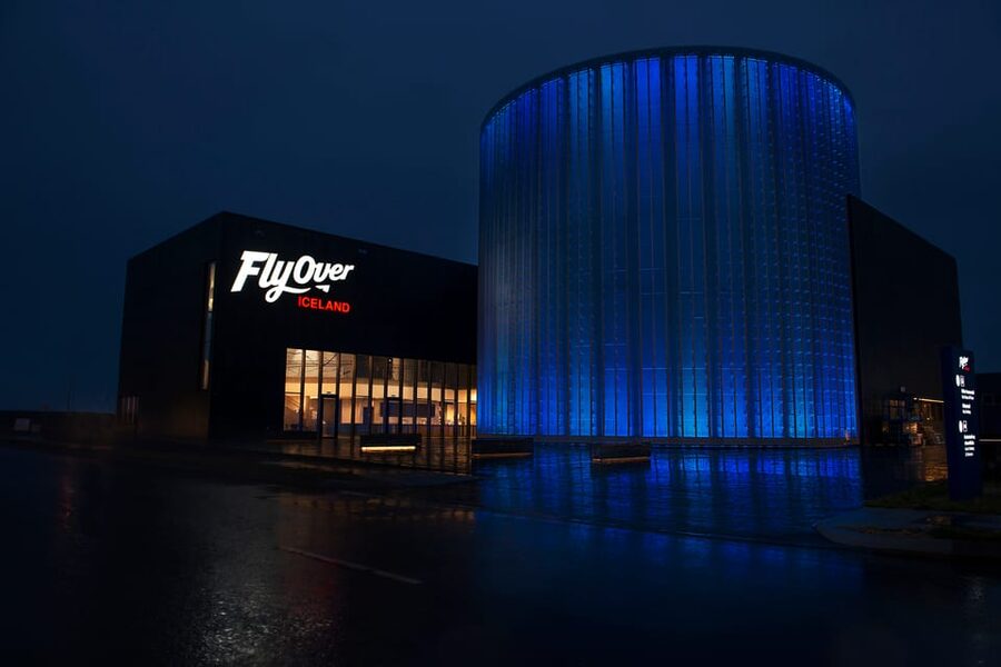 Reykjavik: FlyOver Iceland Entry Ticket - On-site extras: café and souvenirs before or after