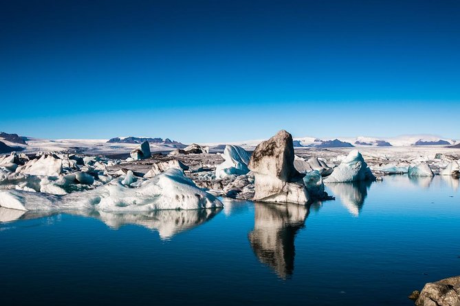 Reykjavik: Glacier Lagoon, Diamond Beach & South Coast Day Tour - Jökulsárlón Glacier Lagoon: your best hour of ice