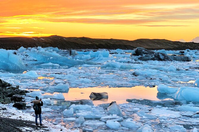 Reykjavik: Glacier Lagoon, Diamond Beach & South Coast Day Tour - Optional boat ride at Jökulsárlón: the extra you should think about