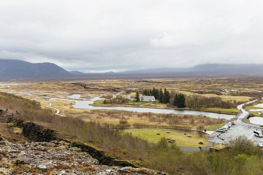 Reykjavik: Golden Circle, Crater & Blue Lagoon Minibus Tour - Kerið crater lake: quick look, big color payoff