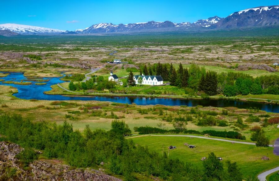Reykjavik: Golden Circle Day Trip with Blue Lagoon Transfer - Guide power in a small-group Golden Circle