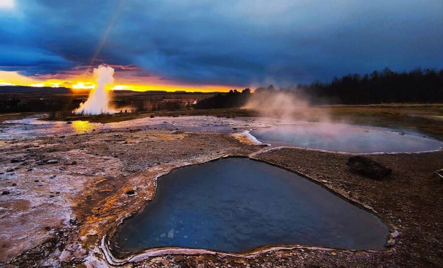 Reykjavik: Golden Circle, Kerid Crater and Sky Lagoon Tour - Þingvellir National Park, where you can literally walk between continents