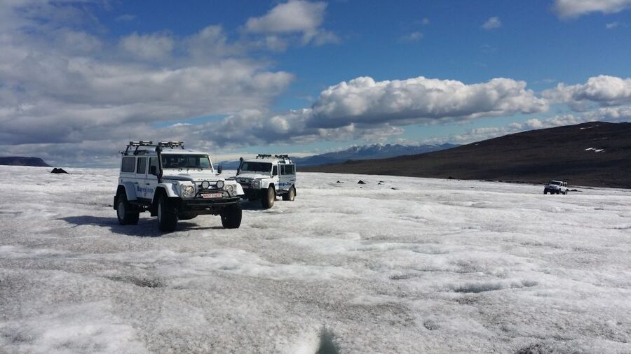 Reykjavik: Golden Circle & Langjökull Glacier on a Jeep - Thingvellir National Park: where Iceland’s tectonic plates show themselves