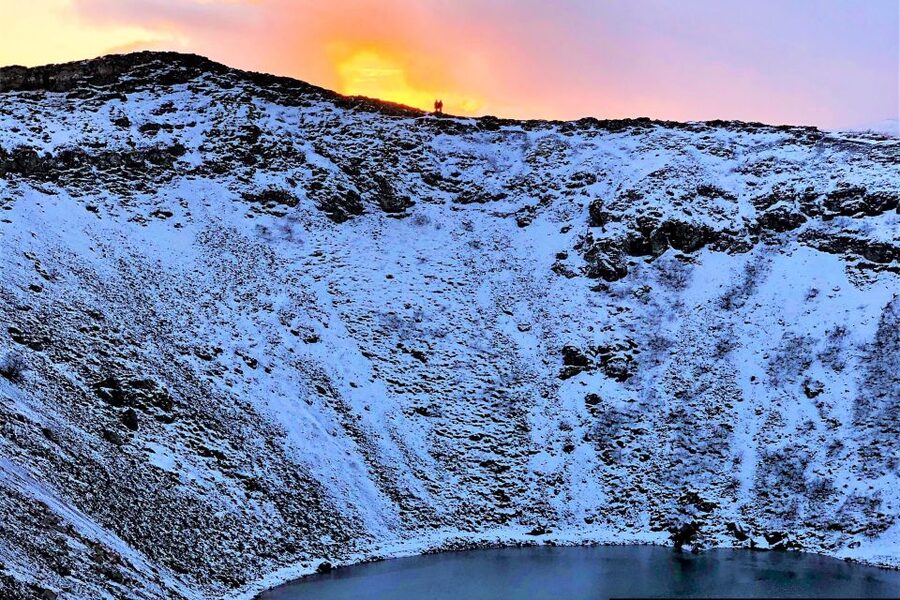 Reykjavík: Golden Circle Minibus Tour & Blue Lagoon Transfer - Geysir area and Strokkur: timing the eruptions