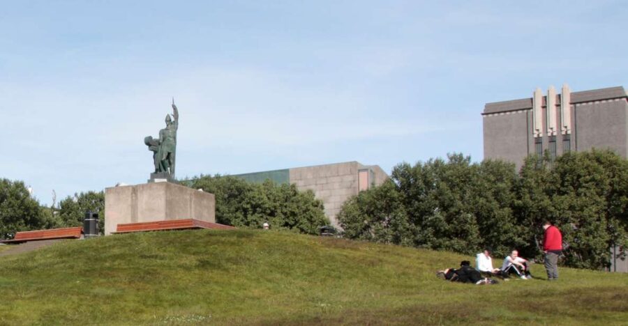 Reykjavik: Guided City Walking Tour - Why this Reykjavik guided walk is such a smart use of time
