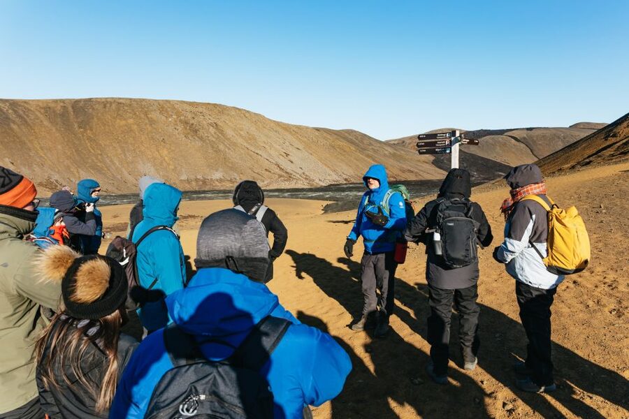 Reykjavik: Guided Tour to Volcano and Reykjanes Geopark - Lunch in Grindavík: fish and chips break with real local flavor
