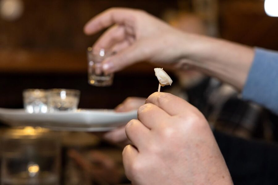 Reykjavik: Icelandic Food Tour - The first sightseeing break: 20 minutes of Reykjavik orientation